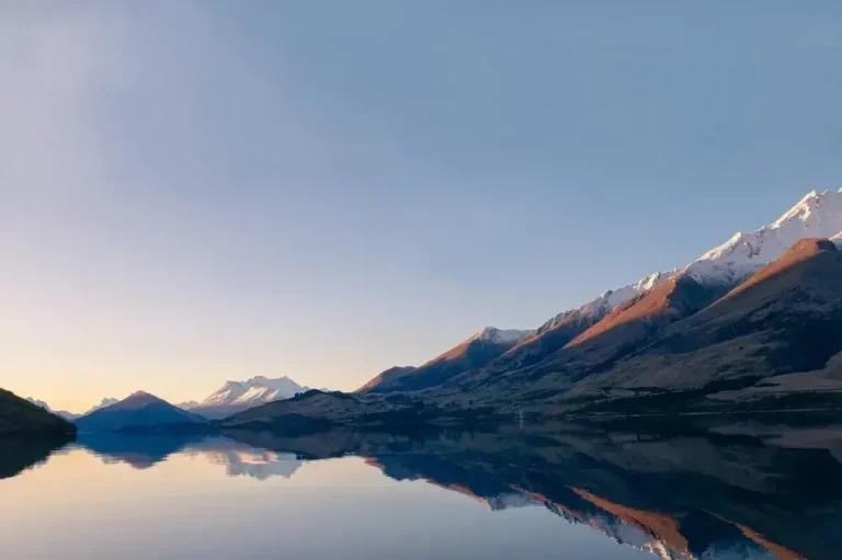 Paysage naturel – lieu serein pour améliorer la connexion émotionnelle comme une respiration profonde offerte par les soins en neurofeedback